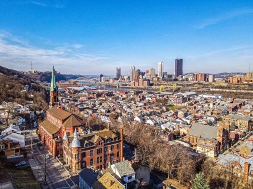 1 Pius St, Pittsburgh PA  15203-1655 exterior