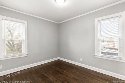 17213 Wood St, Melvindale MI 48122-2200 exterior