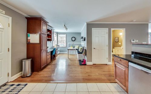 6098 Caldwell Ave, Chicago IL 60646-4111 exterior