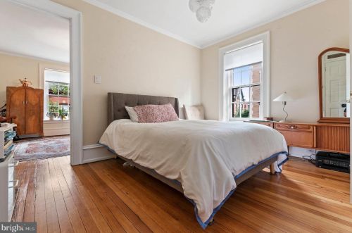 326 21 St, Philadelphia PA 19130-3237 exterior