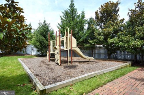 321 Fayette St, Alexandria VA 22314-2434 exterior