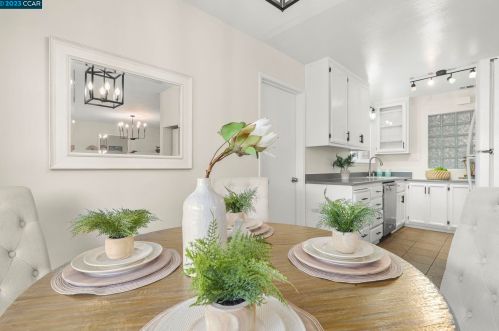 1872 Queens Rd, Concord CA  94519-1722 exterior