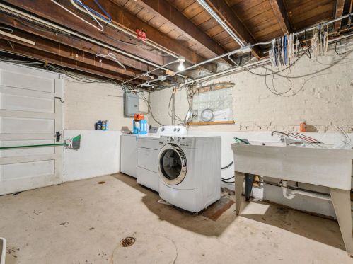 1747 Monticello Ave, Chicago IL 60618-5320 exterior