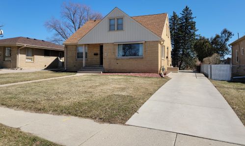 1434 97, Milwaukee WI 53214-4132 exterior