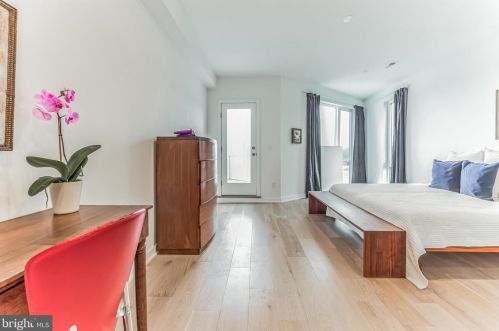 241 Krams Ave, Philadelphia PA  19128-4729 exterior