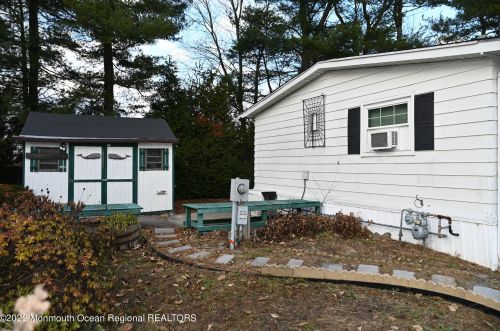 46 Southwind Cir, Jackson Twp NJ  08527-2809 exterior