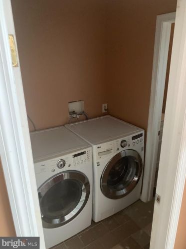 53 28th St, Camden NJ 08105-1256 exterior