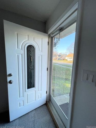 24099 Mcdonald St, Dearborn Heights MI  48125-1921 exterior