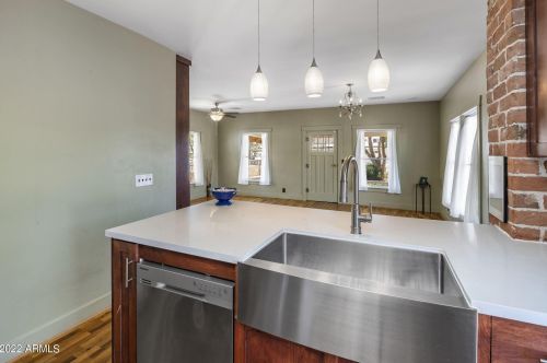 1118 12 St, Phoenix AZ 85086-7350 exterior