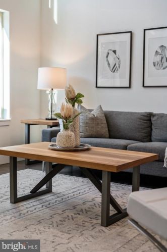 1352 19 St, Philadelphia PA 19146-4665 exterior