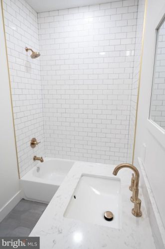 1500 Dickinson St, Philadelphia PA 19146-4757 exterior