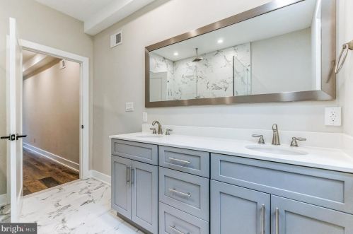 220 Fountain St, Philadelphia PA  19128-4508 exterior