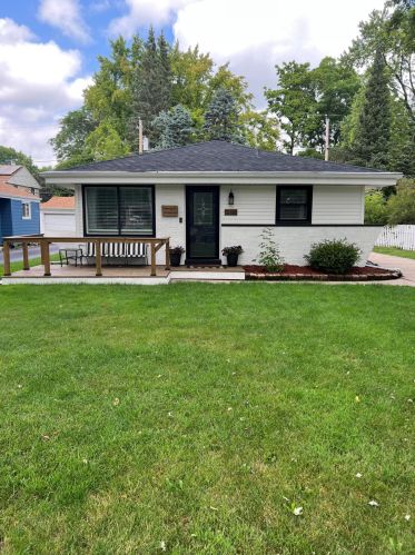 710 Montclaire Ave, Milwaukee, WI 53217-4444