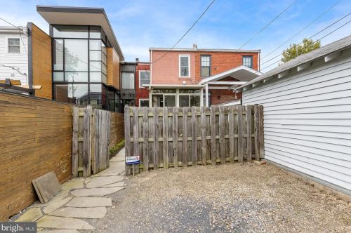 123 Peyton St, Alexandria VA 22314-2723 exterior