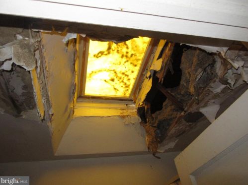 1326 Wycombe Ave, Darby PA 19023-1327 exterior