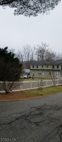 15 John St, West Milford Lakes NJ 07480-2138 exterior