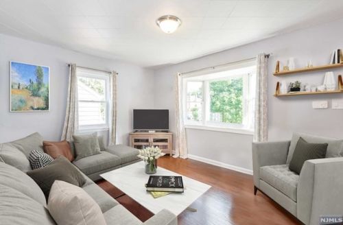 130 Hamilton Ave, Dumont, NJ 07628-2028