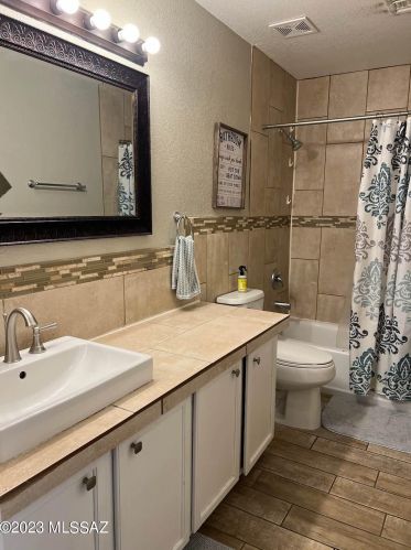 5653 Ballantry Dr, Tucson AZ  85746-1397 exterior