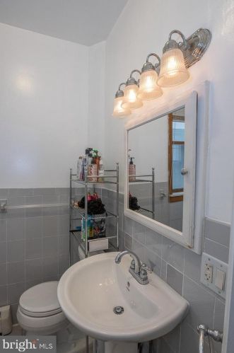 2241 18 St, Philadelphia PA 19132-4314 exterior