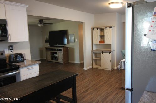 7365 Eastview Dr, Tucson AZ 85710-5519 exterior