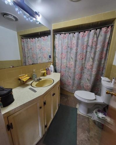 77 Clarence St, Providence RI 02909-3504 exterior