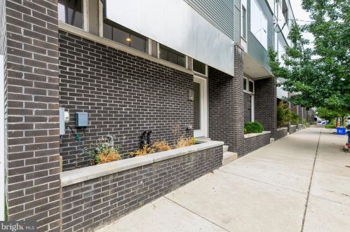 1324 Howard St, Philadelphia PA 19122-2445 exterior