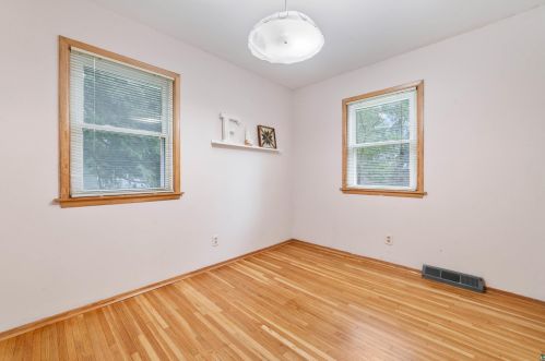 2232 Leonard St, Duluth MN 55811-3021 exterior