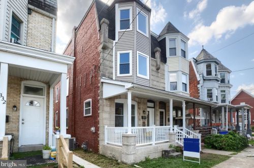 330 Oak St, Pottstown PA  19464-5357 exterior