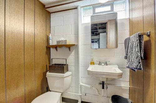 5323 Ohio Ave, Milwaukee WI  53219-4429 exterior