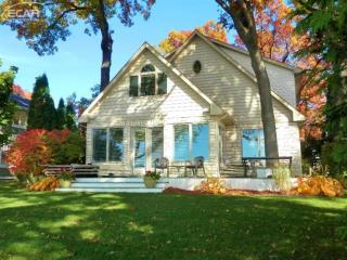 13238 Lakeside Lndg, Fenton MI  48430-1130 exterior