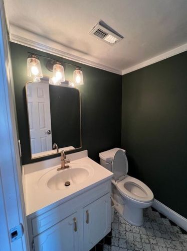 45 Forrest Pl, Atlanta GA  30328-4866 exterior