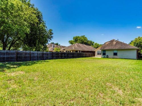 10137 Anahuac Trl, Austin TX 78747-2703 exterior