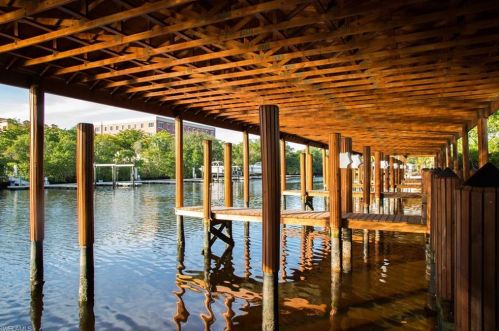 61 14 St, Naples FL 34117-3687 exterior