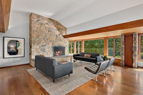 9 Fox Run, Armonk NY 10504-1011 exterior