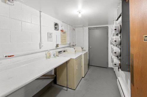 3925 84th St, Milwaukee WI  53228-2342 exterior