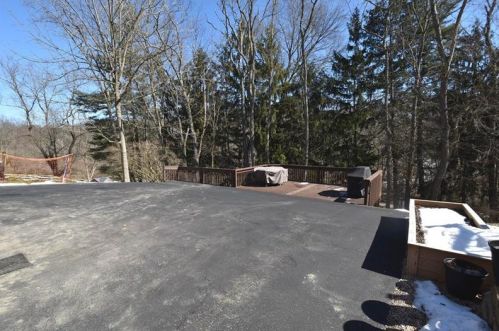 820 Bethany Dr, Pittsburgh PA 15215-1207 exterior