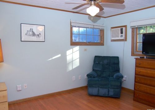 406 Throop St, Babylon NY 11704-3406 exterior