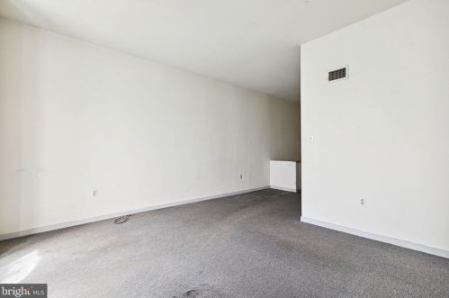 735 Bainbridge St, Philadelphia PA 19147-2008 exterior