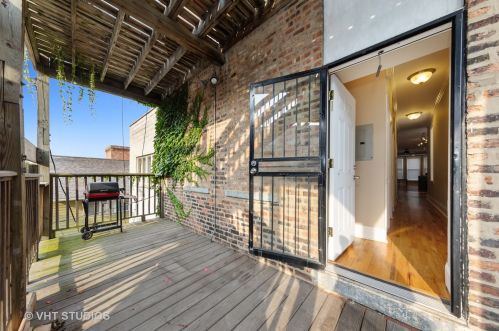 3246 Prairie Ave, Chicago IL  60616-3979 exterior