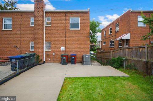 5218 11 St, Washington DC 20002-6134 exterior