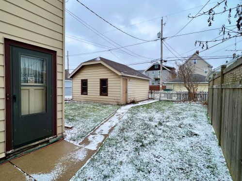 1716 82nd St, Milwaukee WI  53214-4425 exterior