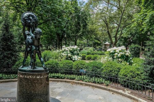 1733 Addison St, Philadelphia PA  19146-1516 exterior