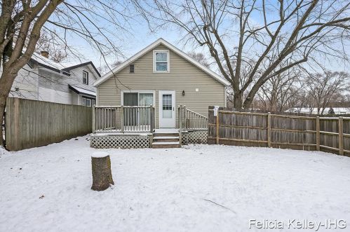 1038 Rathbone St, Wyoming MI exterior