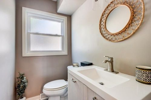 9200 Ironwood Ln, Milwaukee WI  53217-1211 exterior