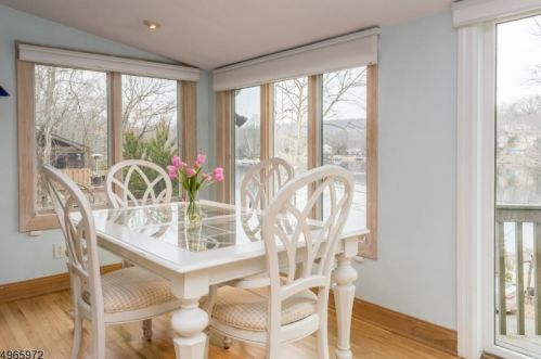 28 Rd, Bloomingdale NJ 07403-1425 exterior