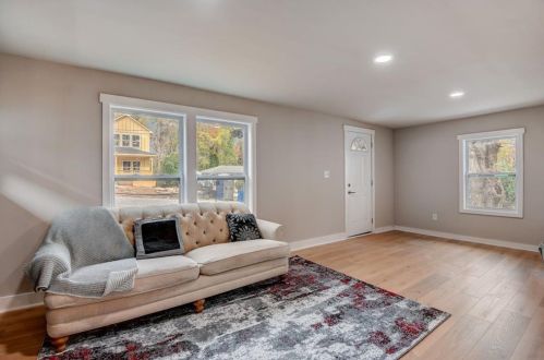 155 Hemphill School Rd, Atlanta GA  30331-1621 exterior