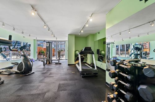 200 Grand Ave, Chicago IL  60654-8082 exterior