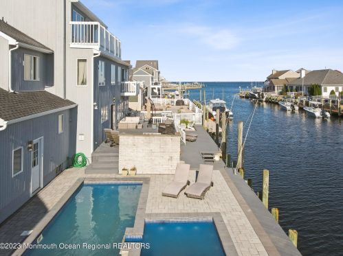 829 Spar Dr, Lacey NJ 08731-3028 exterior