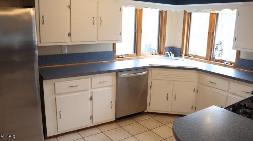 3821 Ellen St, Meskegon MI 49444-4067 exterior