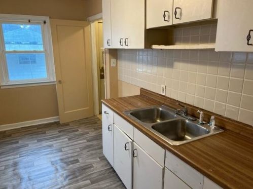 4027 Hampton Ave, Milwaukee, WI 53209-5230